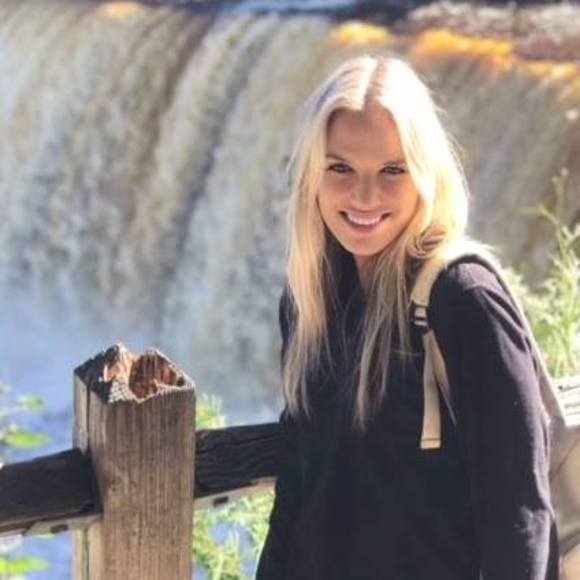 Meet your Posher, Shelby - Picture 1 of 1